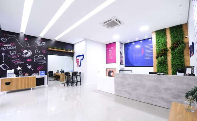 Loja física da Techy Internet — recepção moderna e ambiente de atendimento